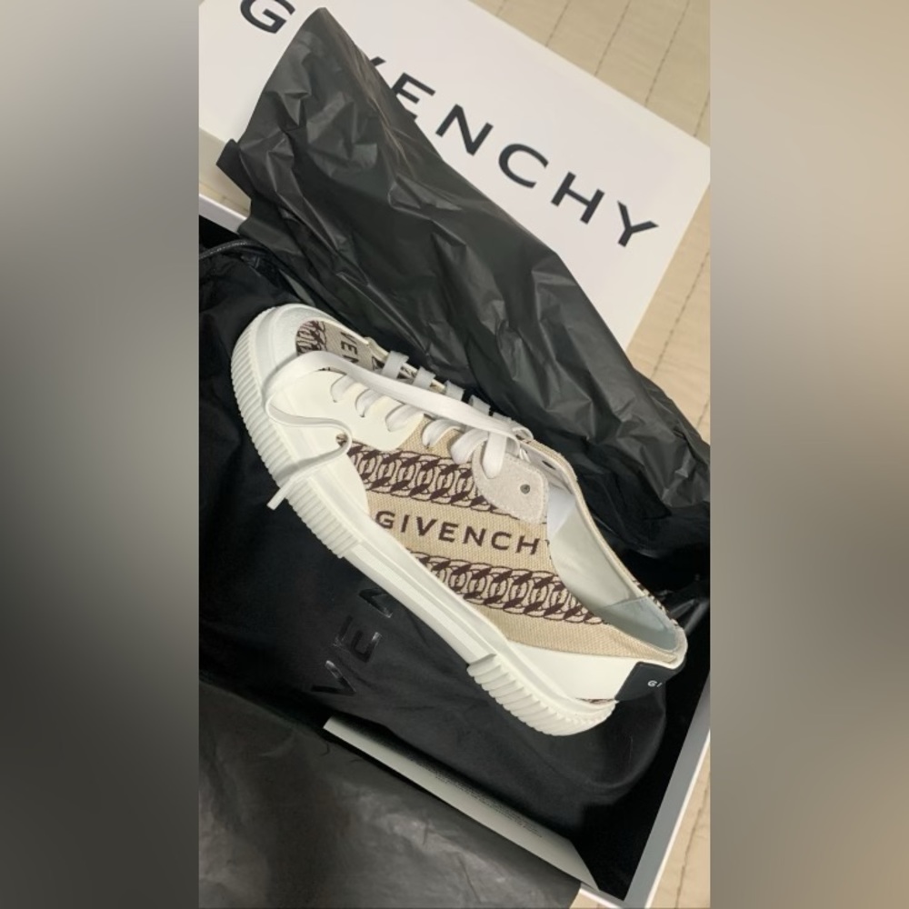 Givenchy Sneakers